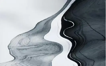 Second organic surface study showing the development of the flowing form.