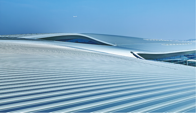 Roof system view showing the formal language of Terminal 2.
